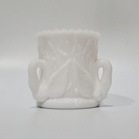 Vntg "Swan" Milk Glass Toothpick Holder by Westmoreland - Picture 7 of 14
